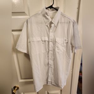 HUK Sun shirt size medium in white